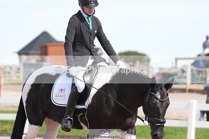 250906-135300-03790 - 020-Leo.De-ValentinoBarfields.Cosmopolitan