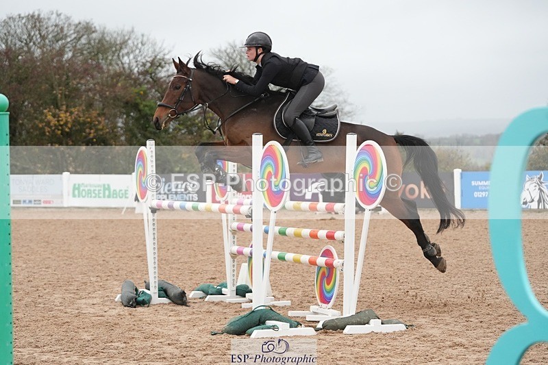 251109-115239-03663 - Cls 20 Newcomers and 1.10m Open