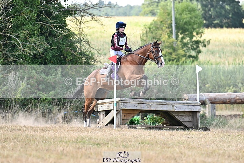 250824A-154426-39330 - 2173-Esmae.Leonard-Red