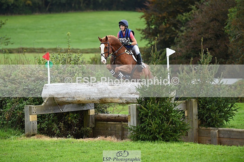 231022-132012-28414 - 322-BALLYBOLGER.LIONMAN-Sarah.Perry-XC