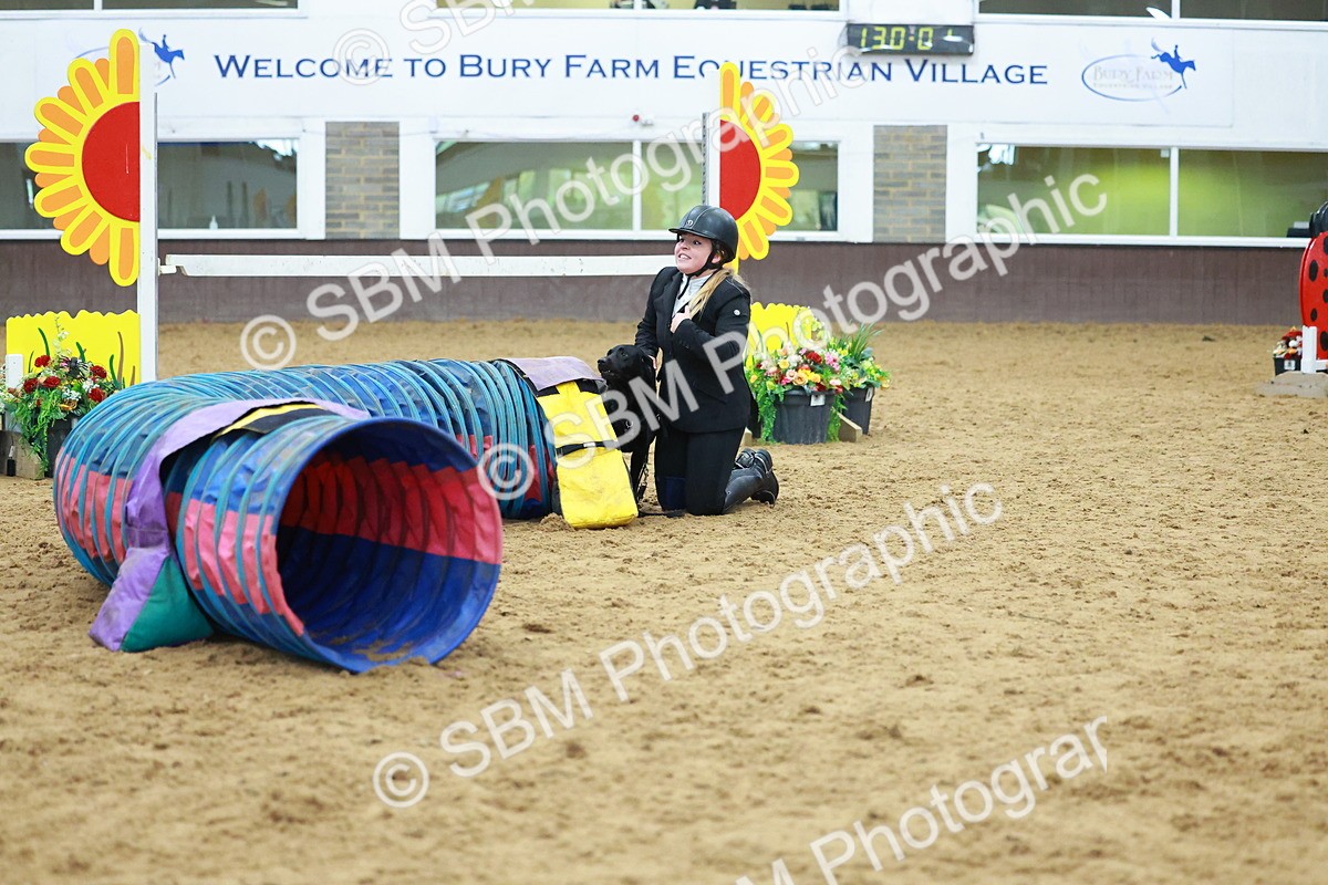 SBM_002448 - Class 3 - Horse & Hound (60cm)