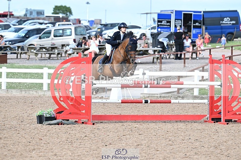 260627-175945-05907 - Cls 27 Foxhunter and 1.10m