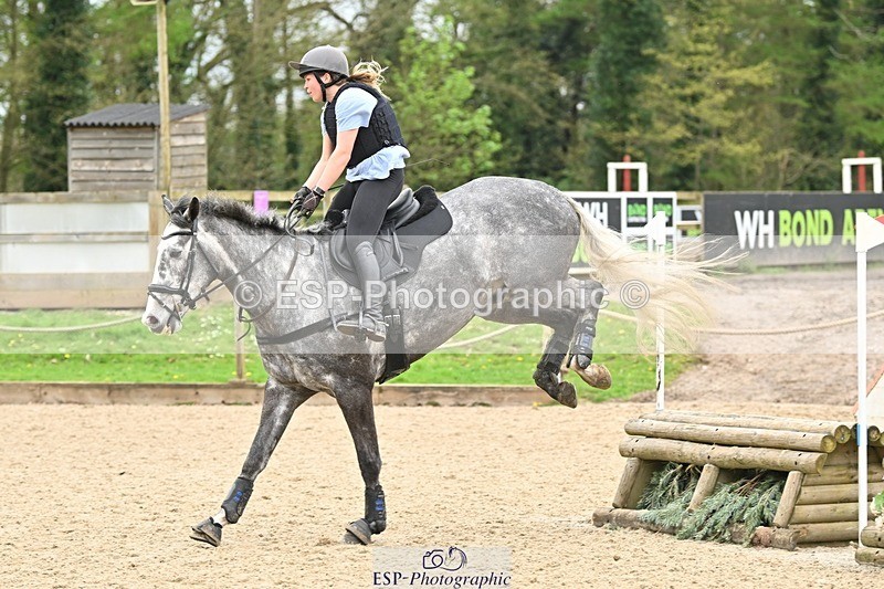 240411-114847-01137 - Group 4 XC