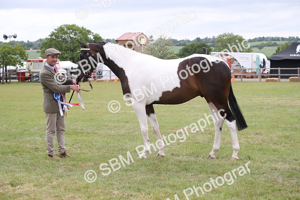 SBM_09899 - Ch 50 - Price Family Supreme In Hand