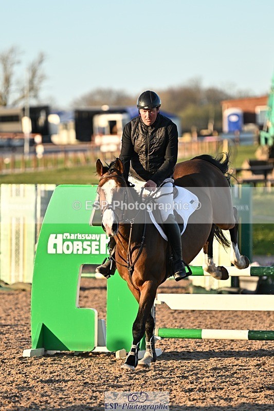 250401-185711-00847 - 90cm Classes