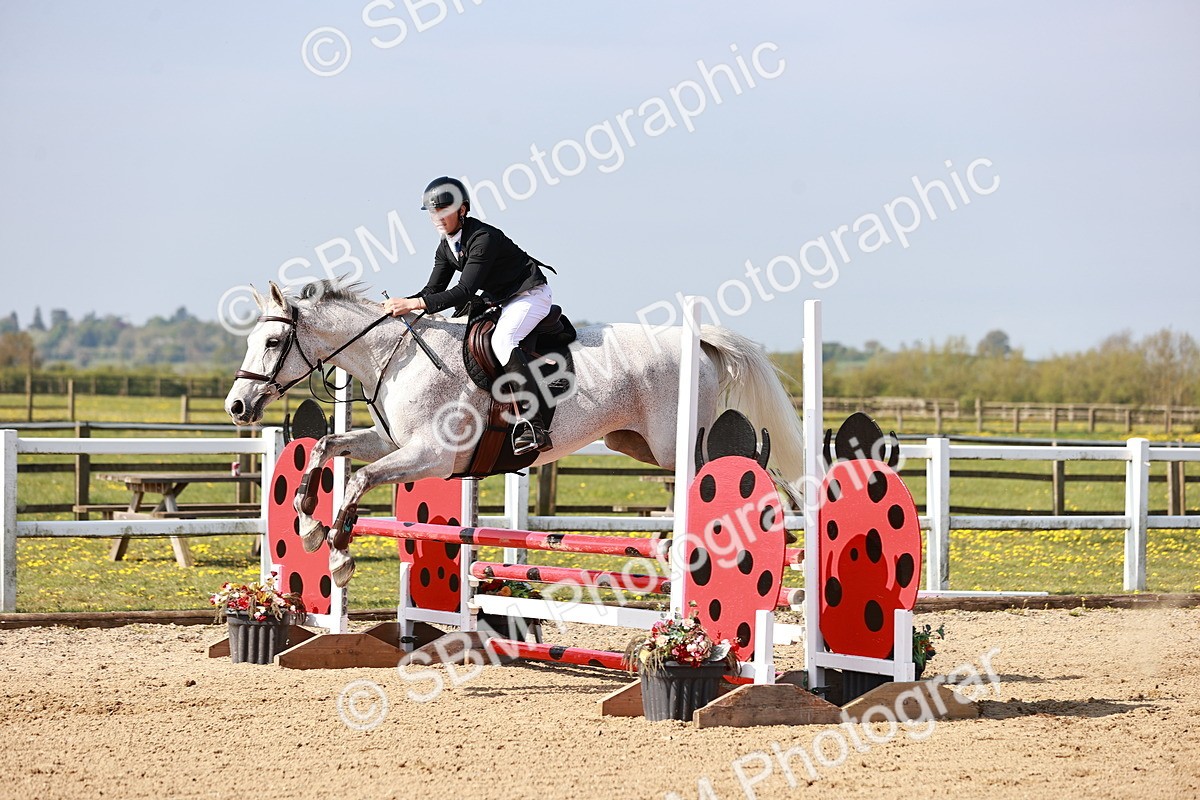  - Class 21 - Senior British Novice - 90cm