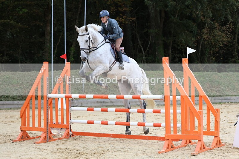 3E7A3067 - Class 8: Senior Newcomers/1.10m open