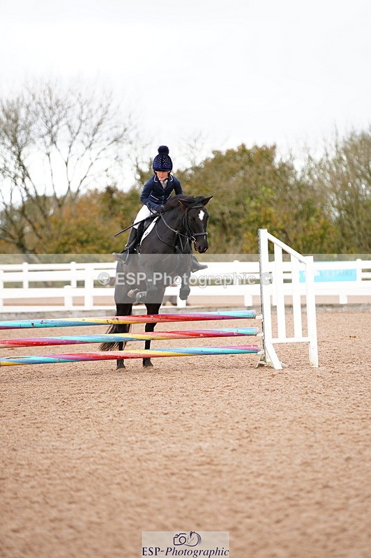 241027A-093434-01827 - SUN Cls 2 Pony Intro 70cm