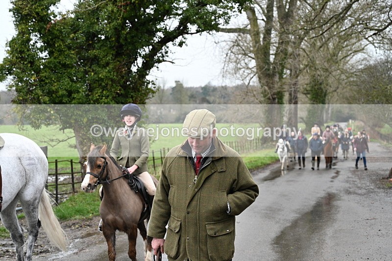 WJ7_9387 - Walk out..