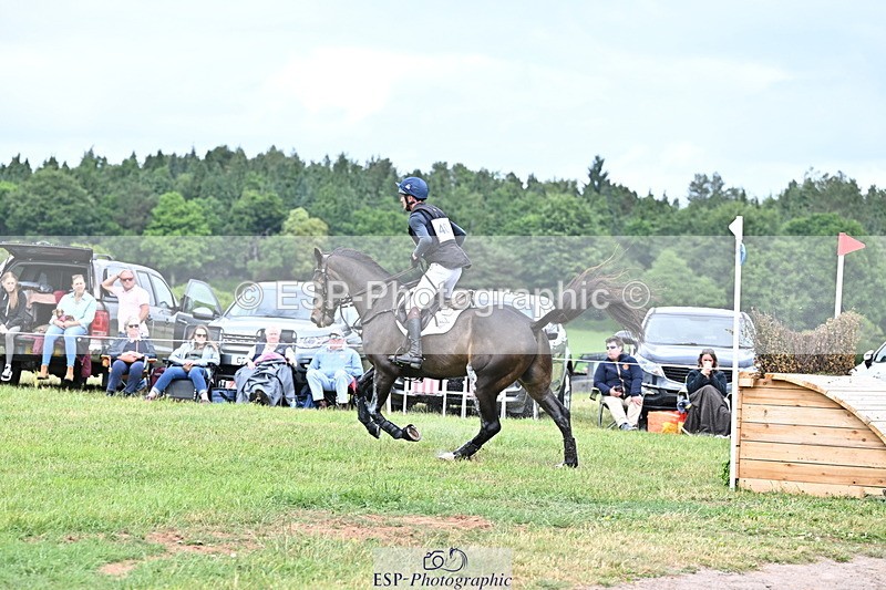 250525A-143800-16548 - D-404-Tom.Jackson-PLOT.TWIST.B