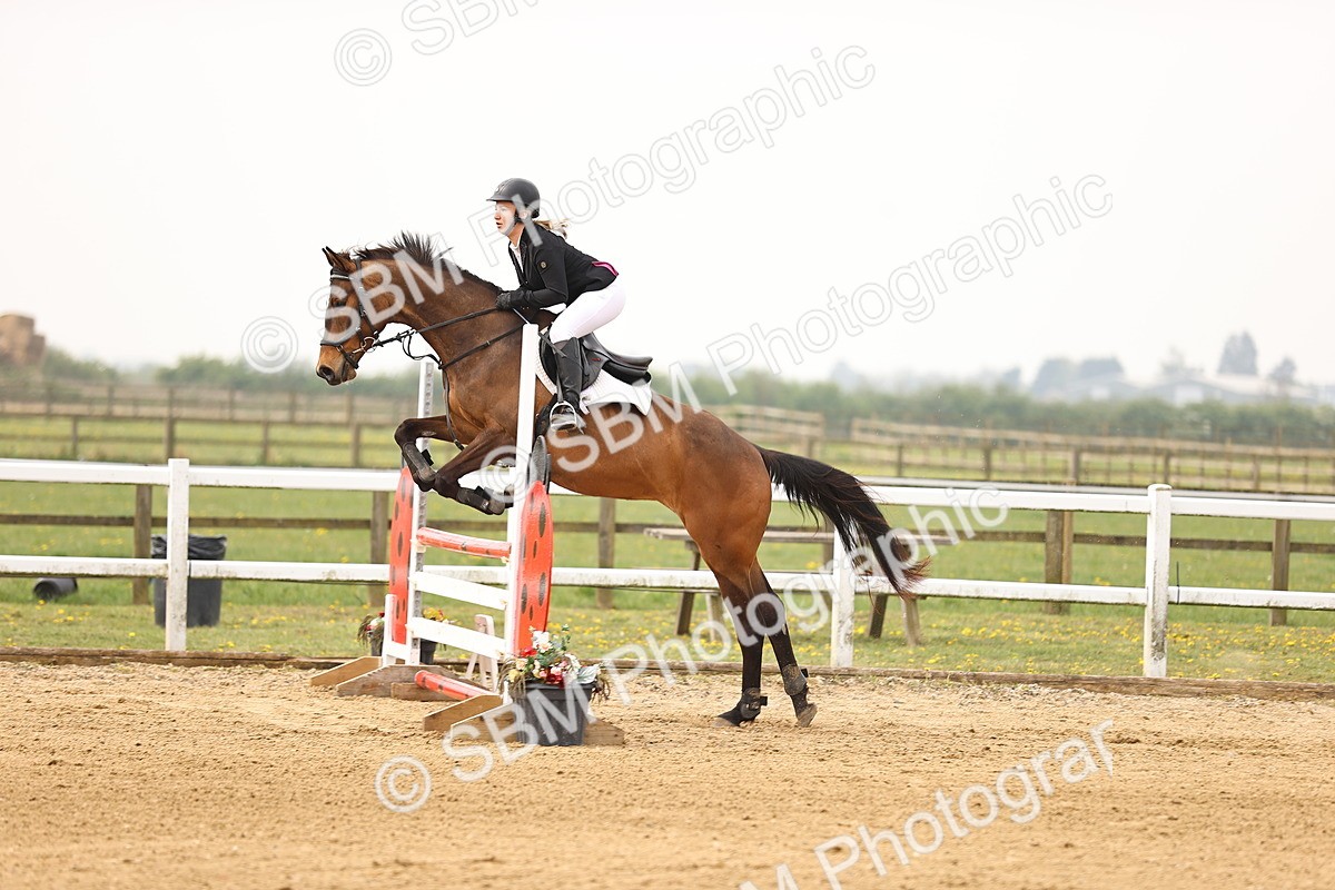  - Class 15 - Senior British novice - 90cm