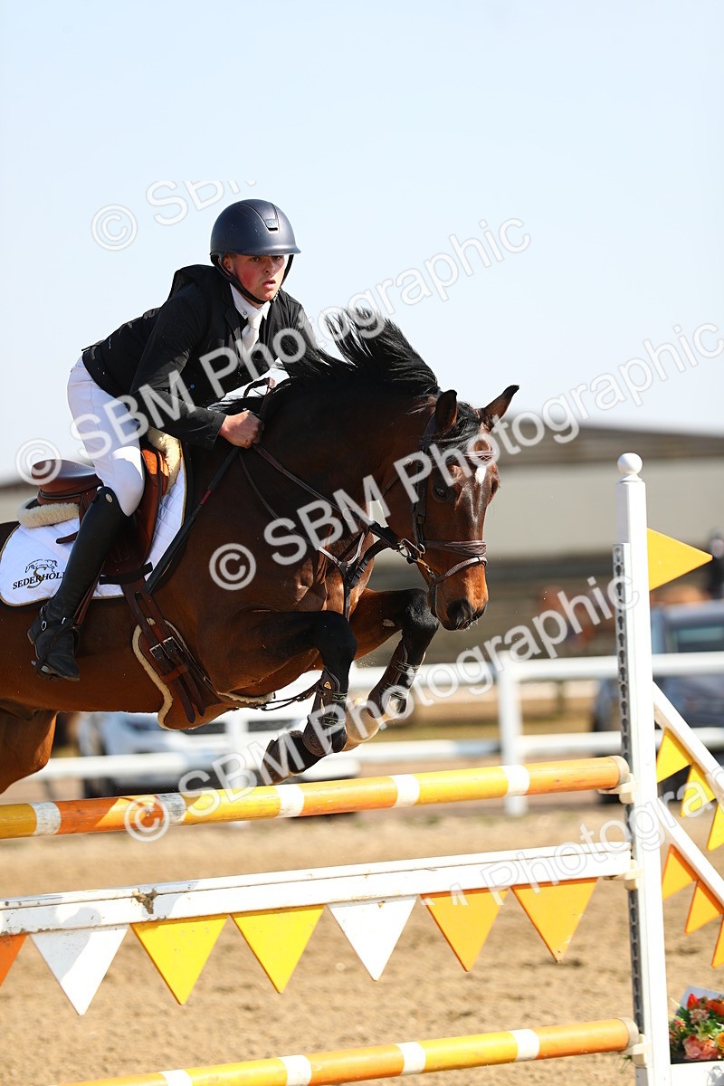 SBM_001338 - Class 5 - Senior Foxhunter - 1.20m