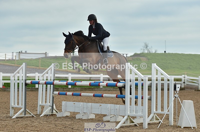 231111A-122308-01821 - Cls 12 Newcomers & 1.10m Open