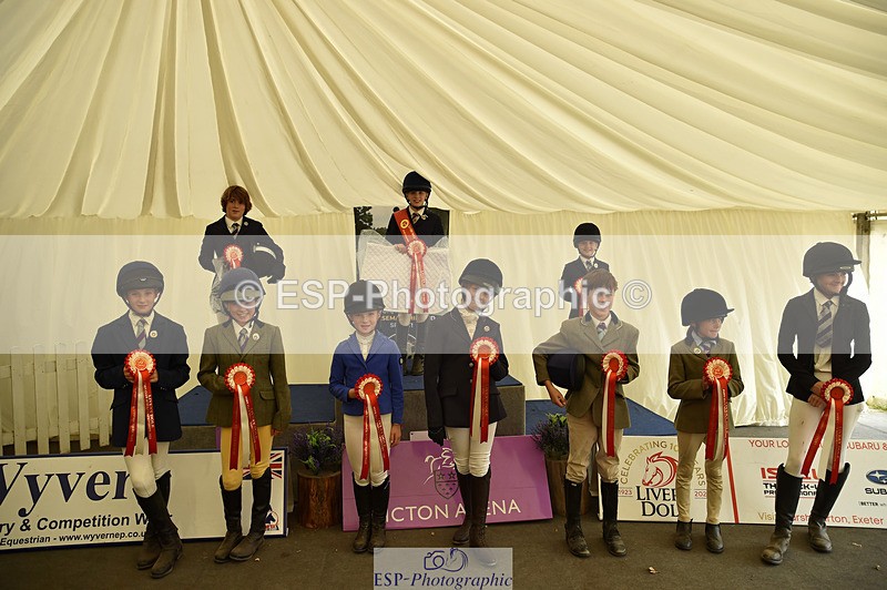 240823X-150820-17965 - 60cm Presentations