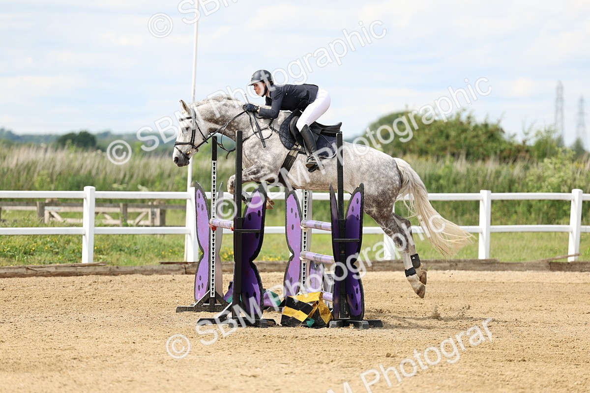SBM_006047 - Class 19 - Senior Newcomers - 1.10m