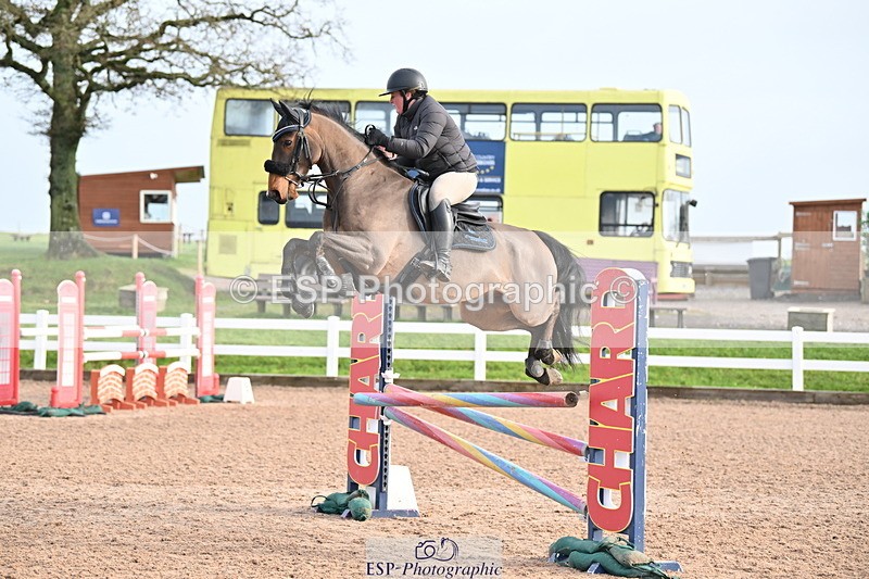 231209A-122447-01768 - Cls 12 Newcomers & 1.10m Open