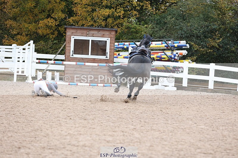 231112A-122821-04022 - Cls 19 Snr 1.05m Open