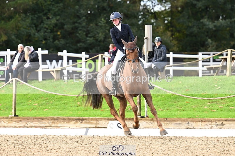 251023A-095315-01353 - B-124-Sophie.Lamb