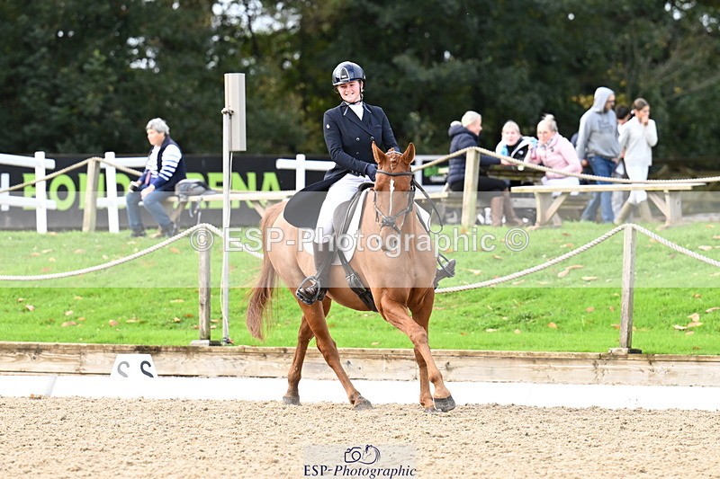 251023A-112604-01732 - B-137-Josie.Reid