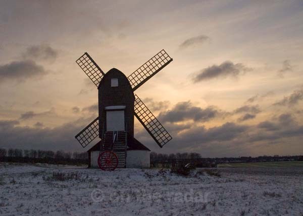 Wintry Pitstone - Windmills