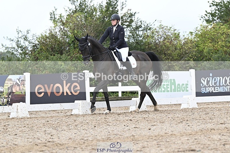 250907-153247-09134 - 049-Laura.ColeGavin.10