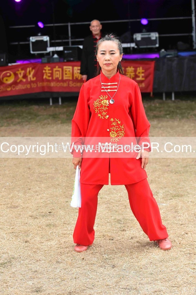 SH4_1588 - Tai Chi with Lisa Kay.