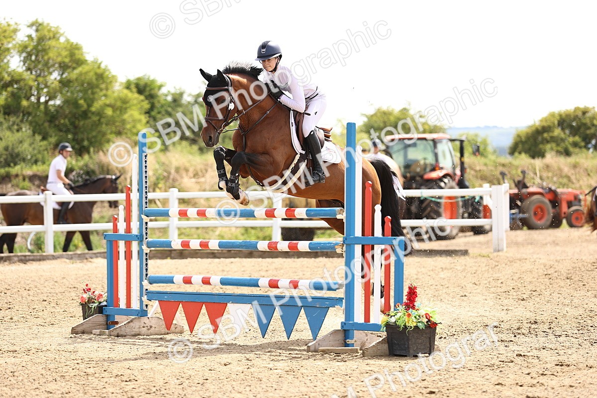 SBM_000449 - Class 15 - Redpost Equestian Senior Foxhunter - 1.20m