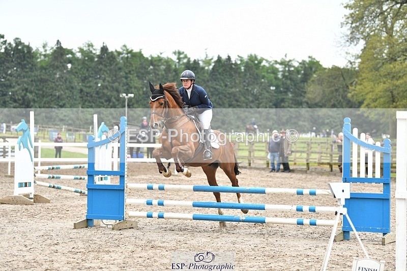 230512-093240-00334 - Cls 10 Snr 85cm Schooling