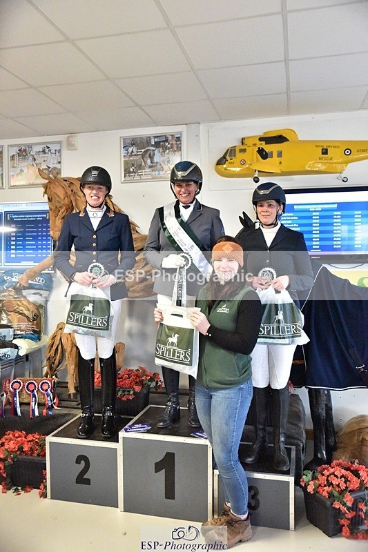 250214-130858-00371 - Freestyle Medium Silver Presentation