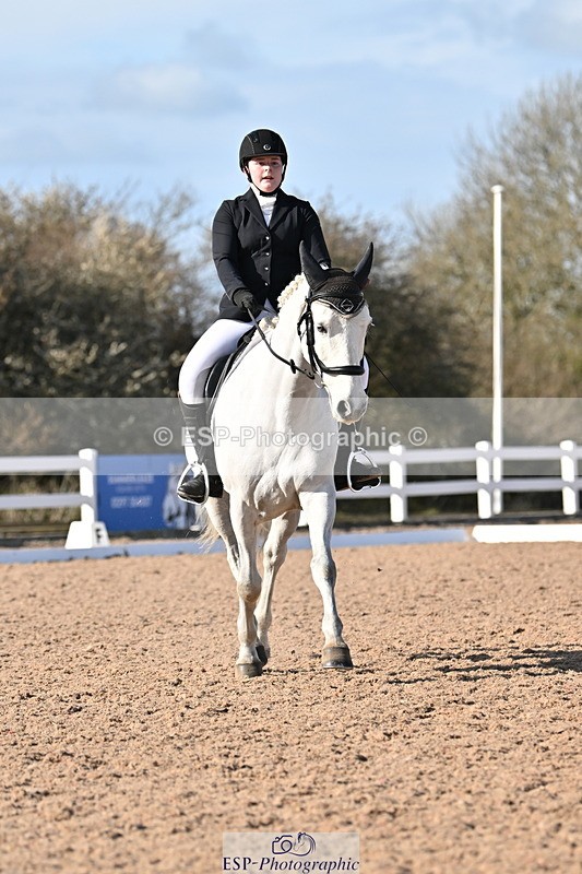 240324A-151057-04433 - Novice 27, 14.30 to 15.25