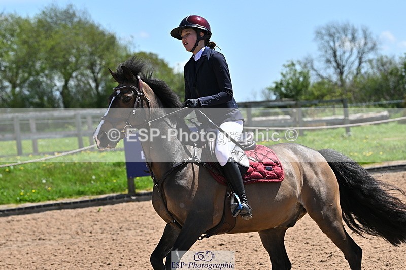 240504A-130034-01685 - Cls 4 Blue Chip Pony Newcomers & 1m Open