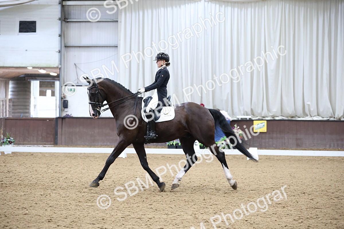 SBM_004665 - Class 9 - FEI Inter 1 Gold - 16.59-17.47