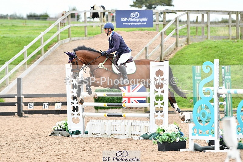 240915A-170536-11171 - Cls 30 Snr Foxhunter