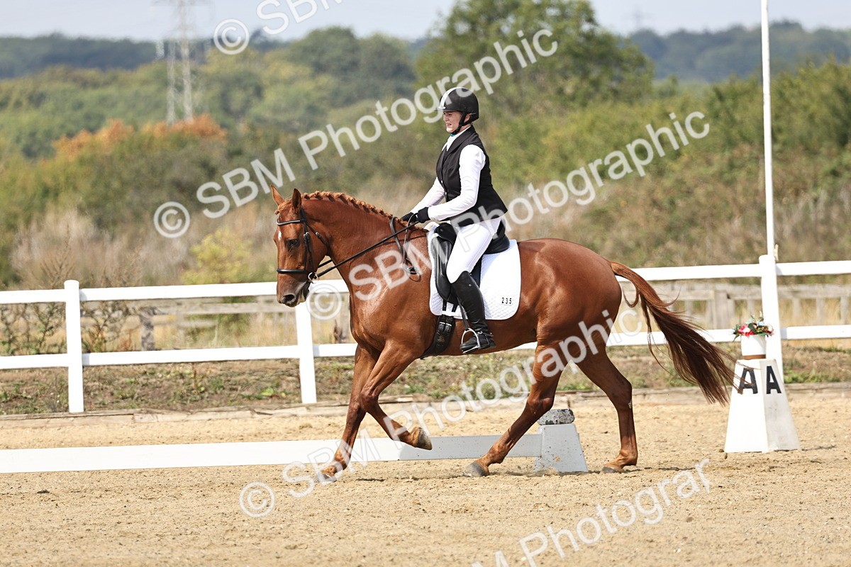 SBM_018380 - Class 16 - Novice 5 - 11.12-12.01