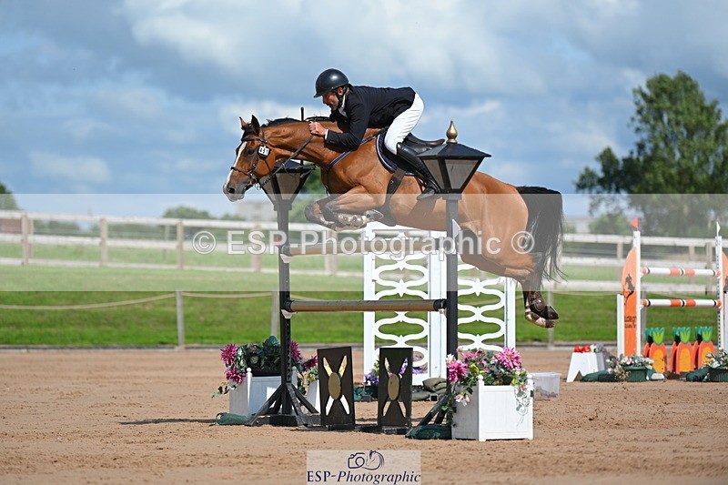 230721A-160403-07592 - Cls 10, 2 Star Big 1.45m Start to break