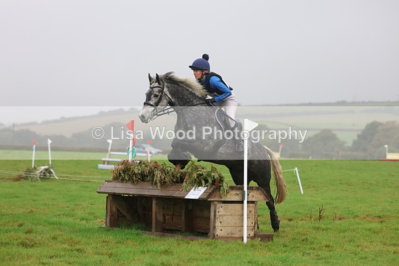 3E7A1811 - Class 4: 80cm: Box