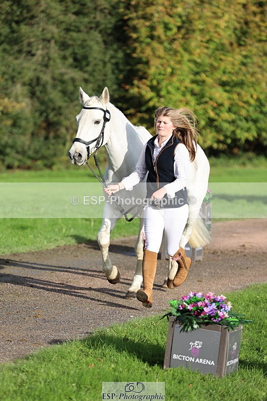 251026A-100916-22765 - G-515-Jessica.Saunders