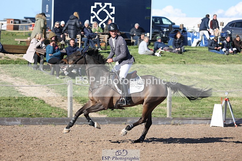 240419A-172838-09815 - Cls 10, 2 Star Big Tour 145cm  Break to End