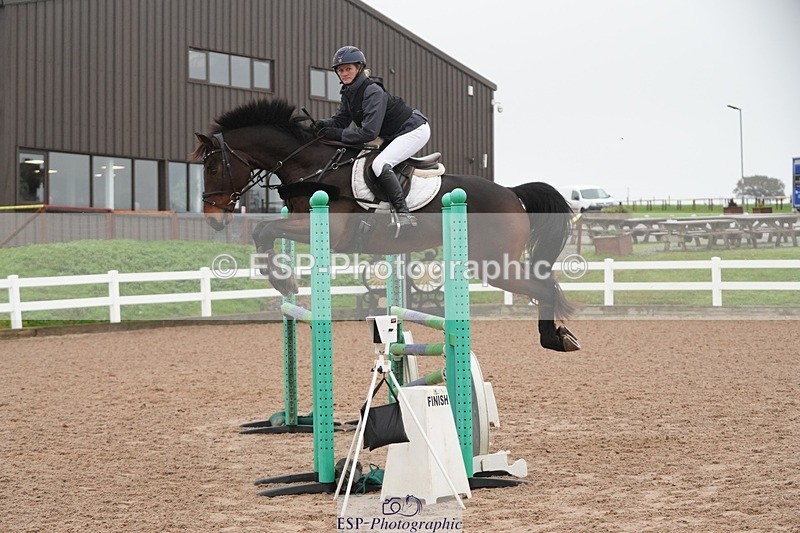 251107-125305-00809 - Cls 5 Newcomers and 1.10m Open