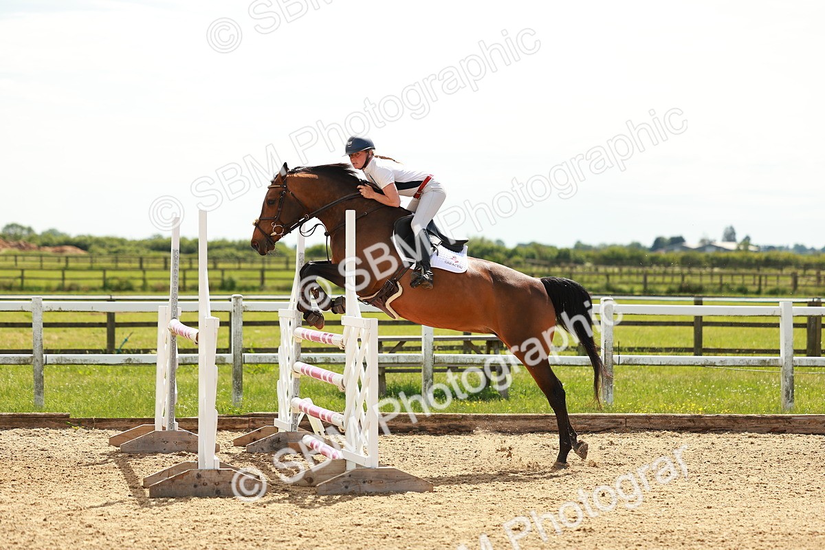 SBM_002445 - Class 4 - Senior Newcomers - 1.10m