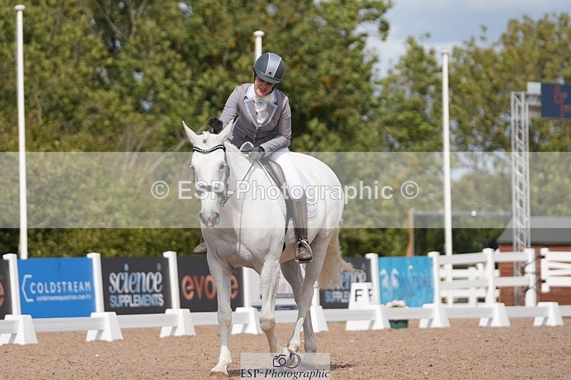 250906-122857-02355 - 070-Charlotte.DoreyDeards.Silver.Bounce