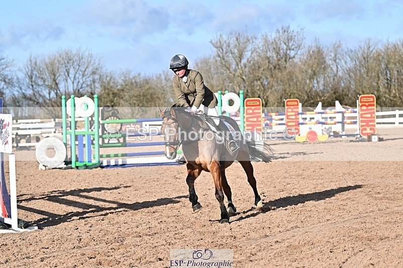260107-125116-00330 - Cls 5+6 Foxhunter and 1.30m