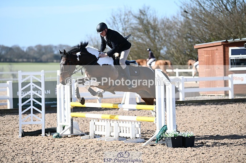 250330-101326-06035 - Cls 32 British Novice and 90cm