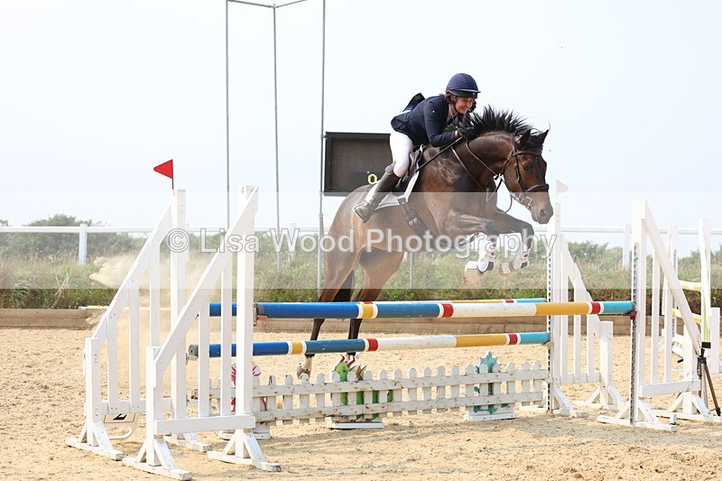 3E7A2455 - Class 8: Senior Newcomers/1.10m open