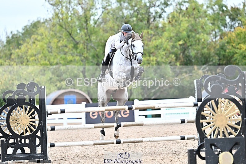 251015-131913-00539 - Cls 4 Newcomers and 1.10m Open