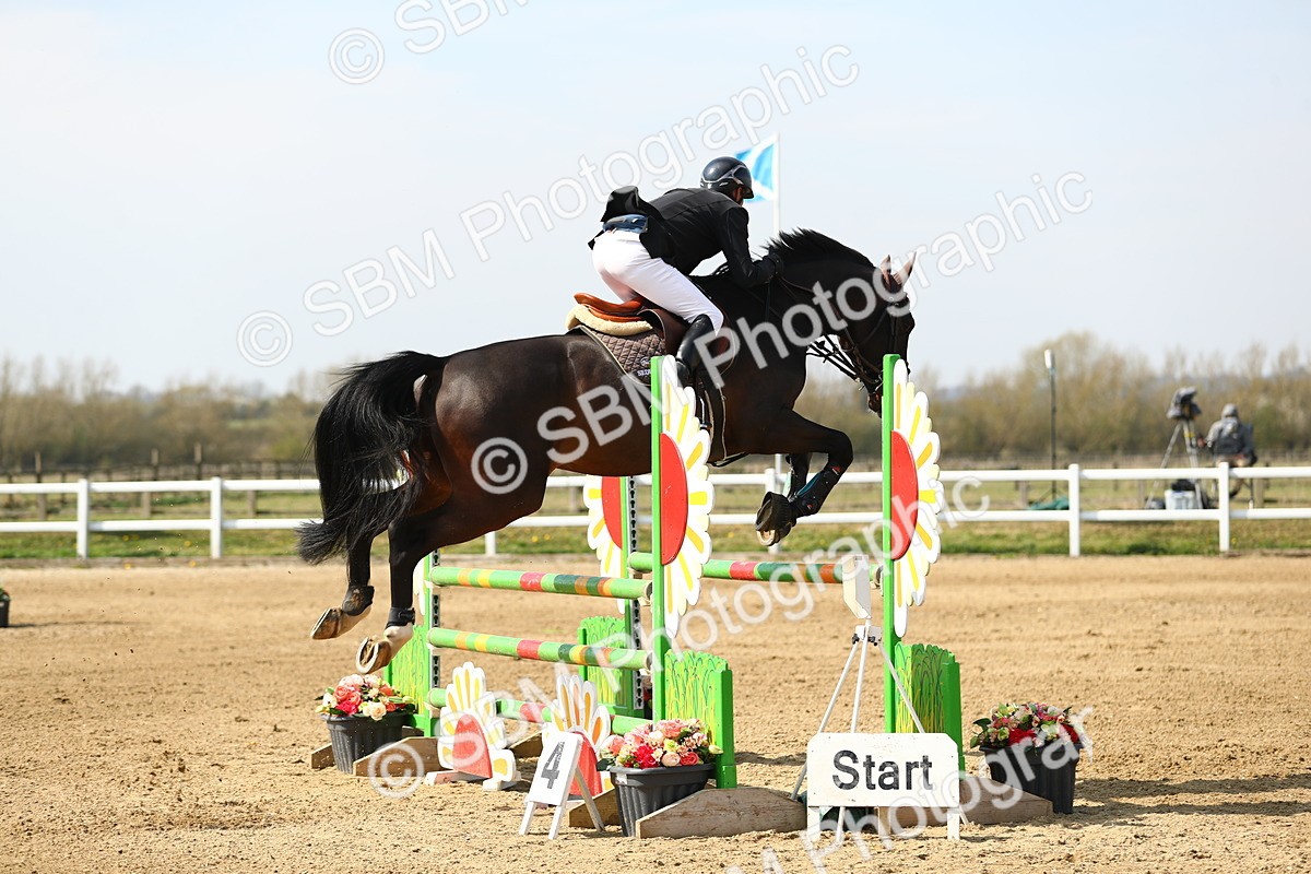 SBM_002566 - Class 10 - Senior Newcomers - 1.10m