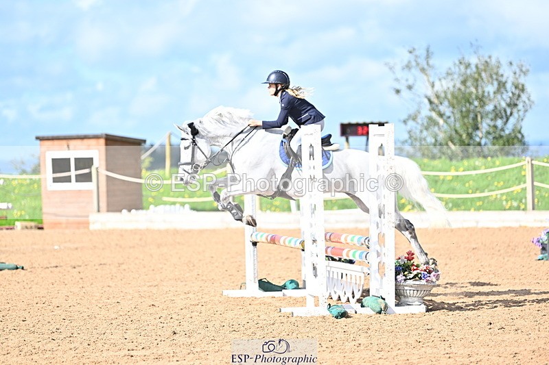 240504A-093308-00903 - Cls 1 Pony Intro 70cm