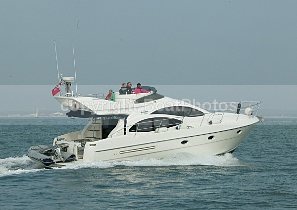 081011 8CDX0754 - Flybridge Cruisers