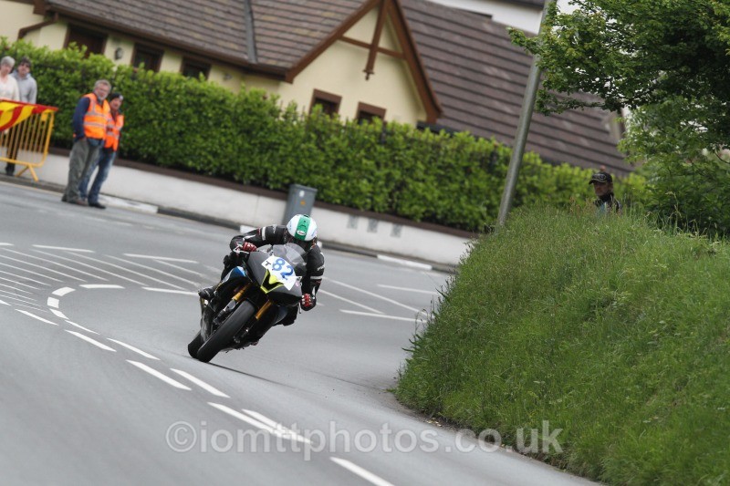 Richard McLoughlin Yamaha / mc loughlin racing - Wednesday Practice - Solos