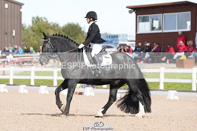 250906-140457-03864 - 021-Francesca.TurnerAlbie